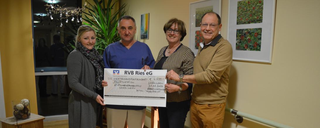 Madlen Schäff (RAMC), Chefarzt Dr. Thomas Handschuh, Gaby Ebert (RAMC) und Harald Schäff