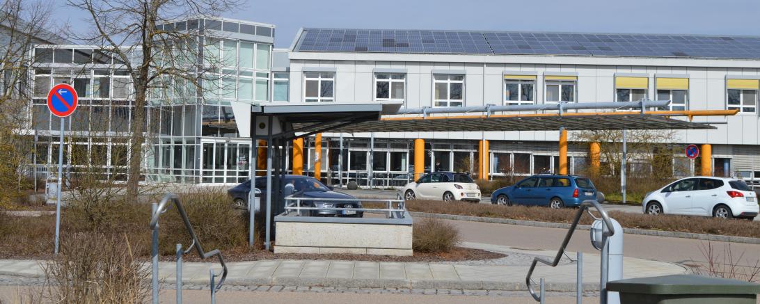 Das Bild zeigt die Donau-Ries Klinik Donauwörth.