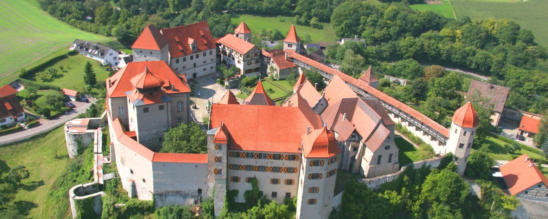 Luftbild vom Schloss Harburg