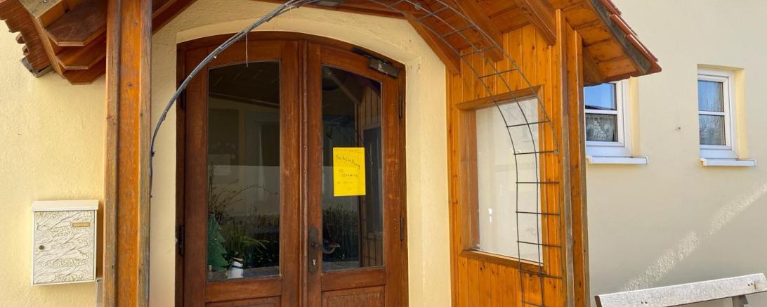 Eingangstür der Kita in Heroldingen. 