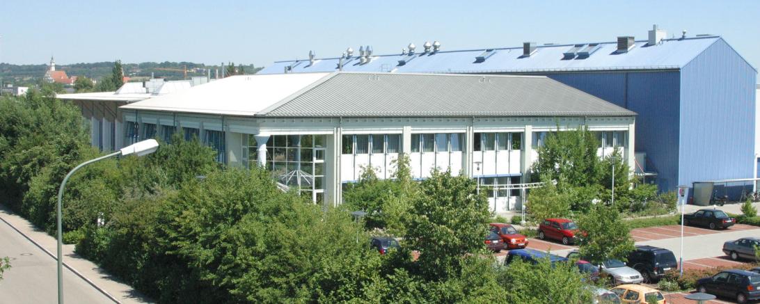 Seit 1978 werden im Mondelēz International Werk in Donauwörth extrudierte, gesalzene Snacks hergestellt. „Fonzies“ ist seit Jahren die Nummer 1 in diesem Segment in Italien. 