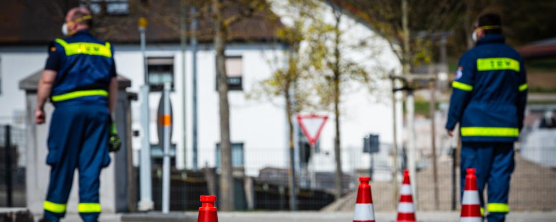 Seit vorletzter Woche unterstützen die THWler unter anderem beim Betrieb des Corona-Abstrichzentrums des Landkreises.