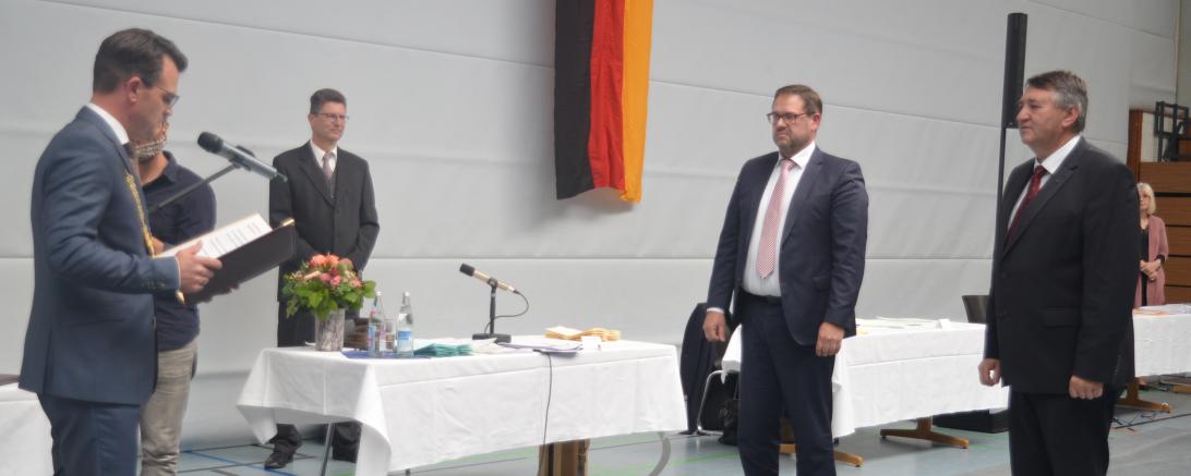 Josef Reichensberger (re.) ist Bürgermeister, zum 2. Bürgermeister wurde Michael Bosse gewählt. 