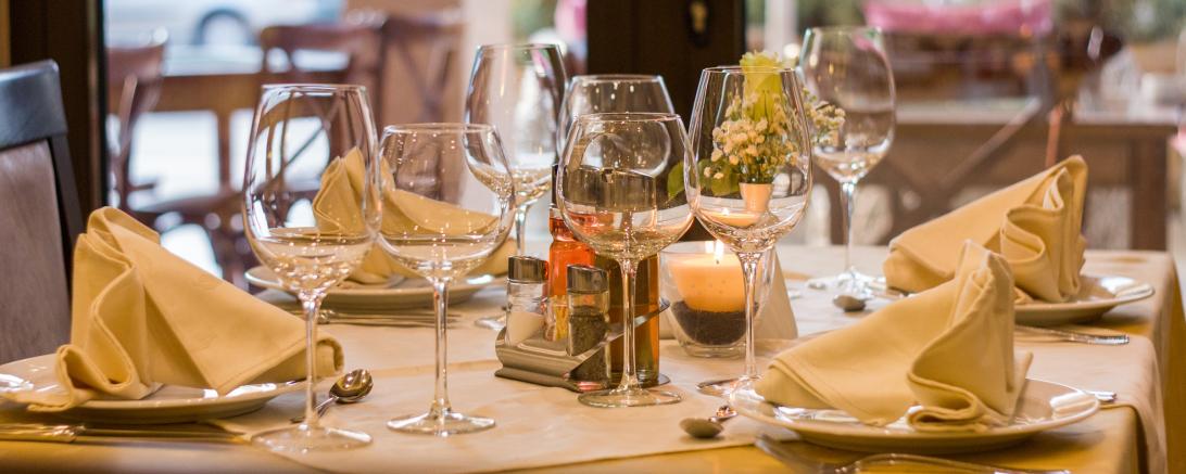 Gedeckter Tisch im Restaurant