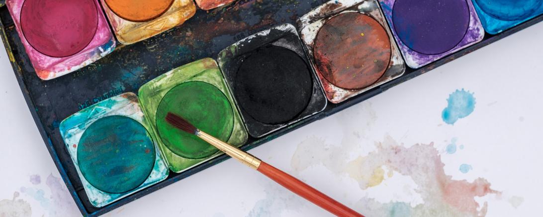 Wasserfarbkasten mit Pinsel