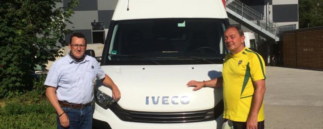 Auf dem Bild zu sehen (von links): Branko Schäpers und Herr Stiegler. 