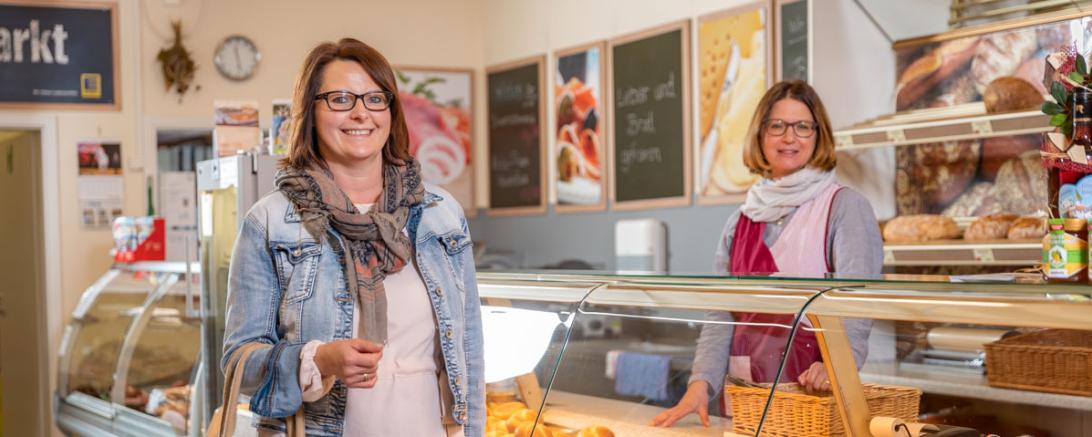 Den regionalen Einkauf im Dorfladen vor Ort erledigen.