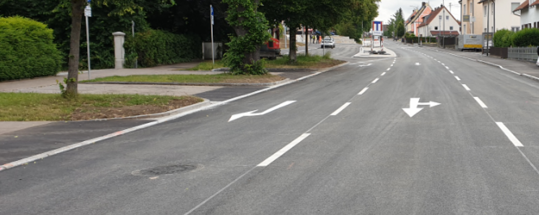 Im Zusammenhang mit der Neugestaltung der Bushaltestellen am Gymnasium durch die Stadt Donauwörth wird die Berger Allee für Schüler und Radfahrer sicherer. 
