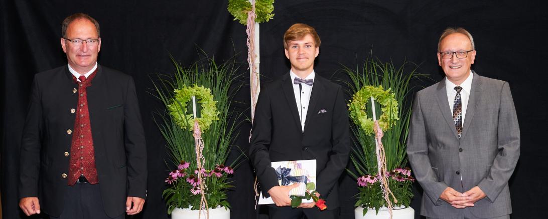 Abiturient, Schulleiter und Bürgermeister