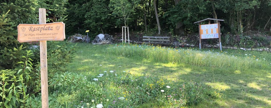 Rastplatz für Fernwanderer am Lommersheimer Weg