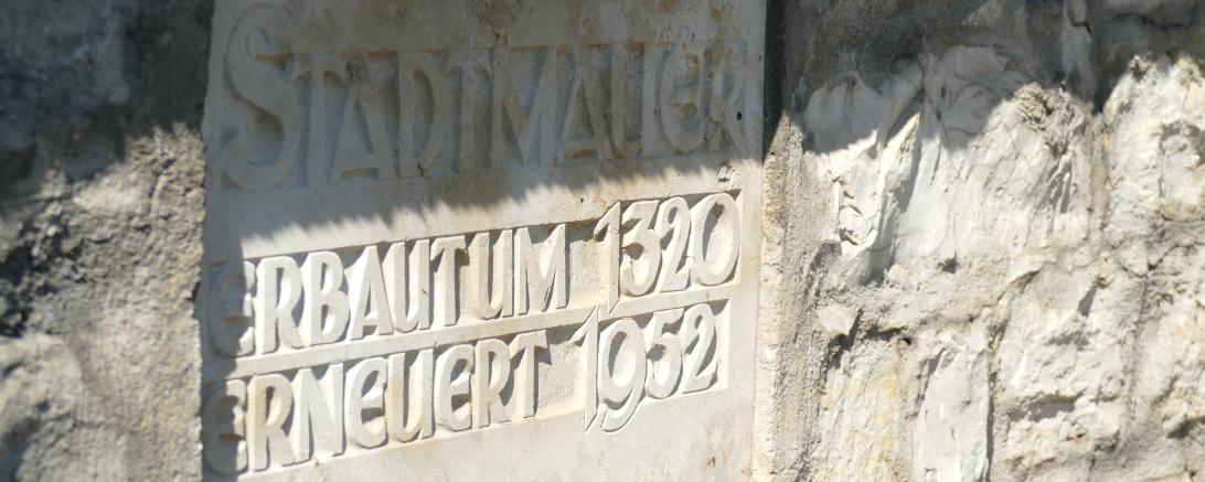 Stadtgraben und Stadtmauer in Wemding