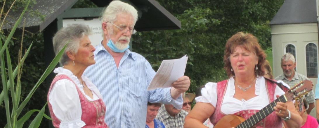 Buchdorfer Zweigesang mit Sänger