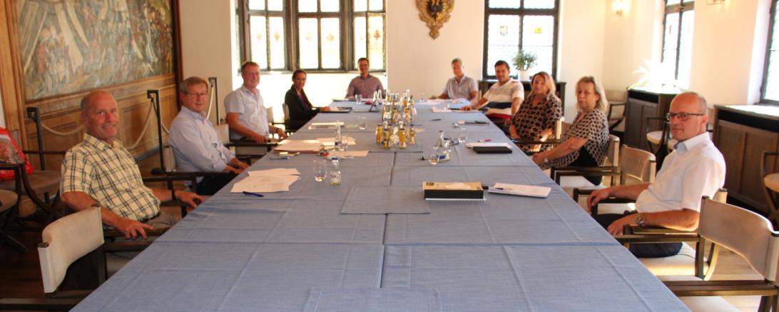 In der Bundesstube diskutierten die Amts- und Sachgebietsleiter der beiden Partnerstädte Nördlingen und Stollberg über aktuelle Verwaltungsthemen.