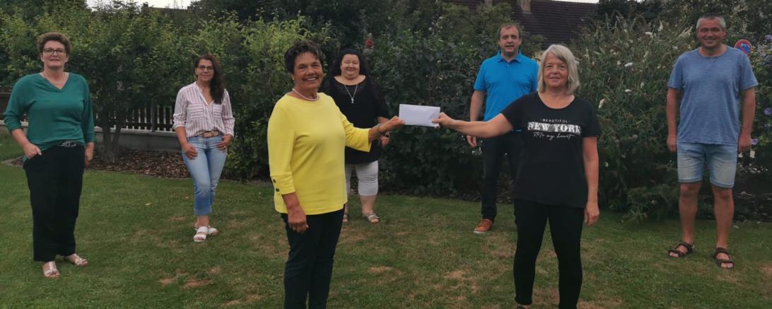 Spendenübergabe in Kleinerdlingen