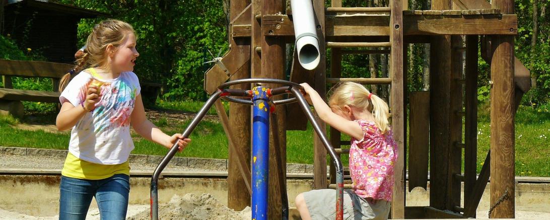 Spielende Kinder 