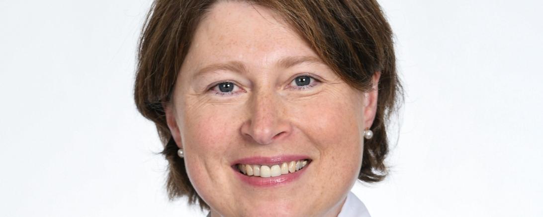 Das Bild zeigt Claudia Marb, die 1. stellvertretende landrätin.