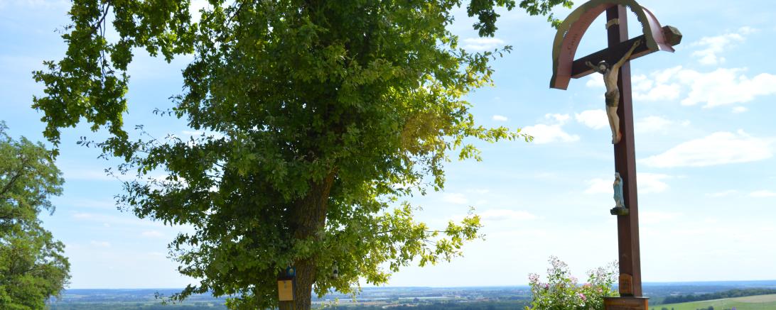 Das Bild zeigt das Mädchenkreuz von Schweinspoint