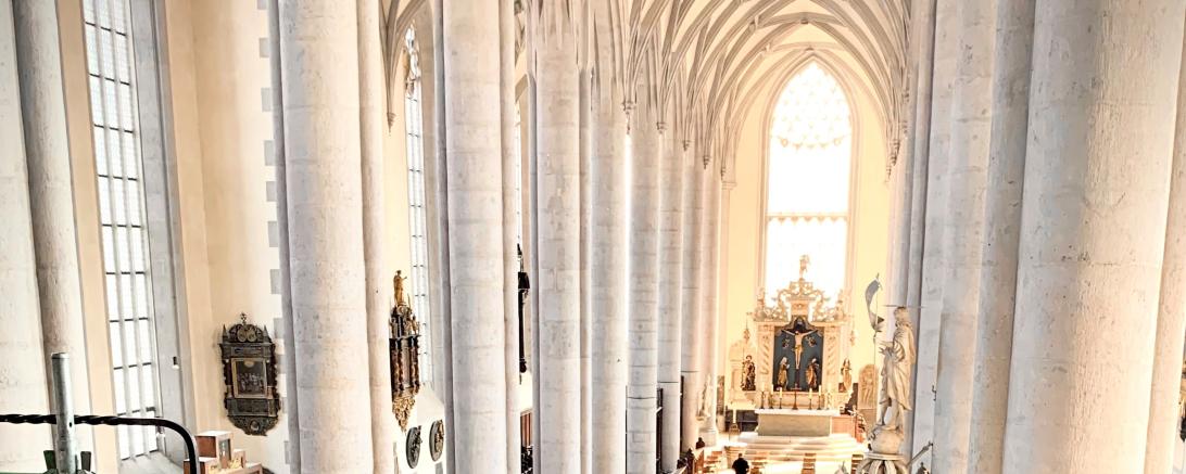 Das Bild zeigt die St. Georgskirche