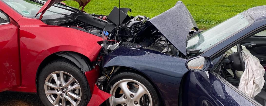 Schwerer Unfall auf der B25 zwischen Harburg und Möttingen. 