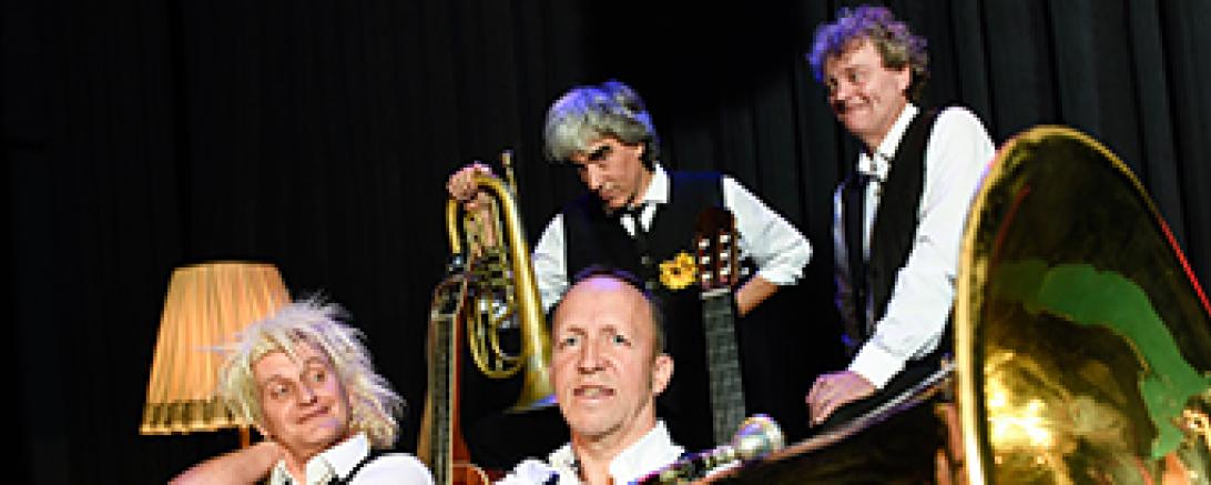 Stumpfes Zieh & Zupfkapelle  im Klösterle Nördlingen