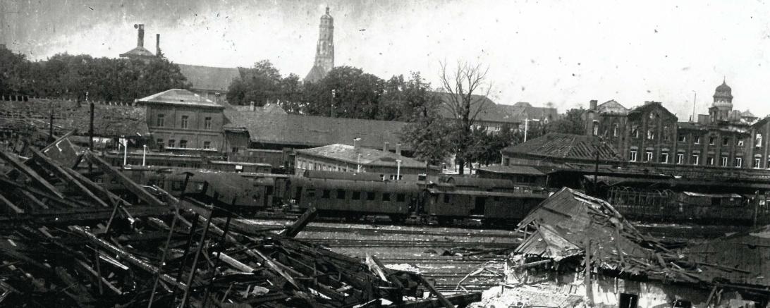Das Bild zeigt den zerstörten Nördlinger Bahnhof.