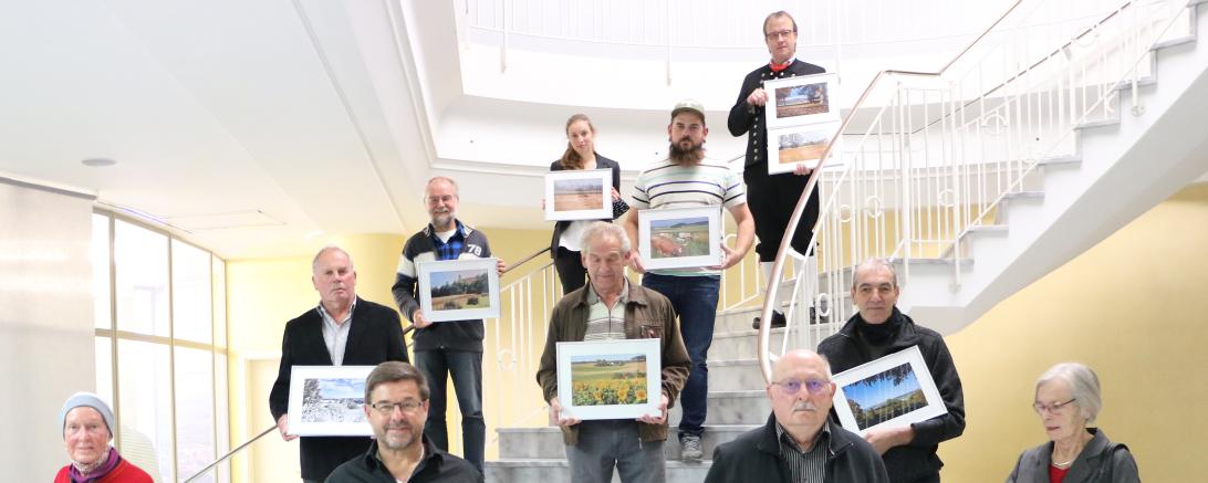 Das sind die Sieger (und die von ihnen bedachten Vereine): Werner Paa (Soldaten- und Reservistenkameradschaft Oettingen-Erlbach-Heuberg-Niederhofen), Heinz Friedl (Förderverein Schloss Reimlingen), Heidi Källner (Rieser Naturschutzverein), Karlheinz Rapp (Musikverein Mönchsdeggingen), Dieter Mittring (Freiwillige Feuerwehr Baldingen), Christoph Spreng (Ev.-luth. Kirchengemeinde Hürnheim), Erich Rieder (Rieser Naturschutzverein), Fritz Stengel (Diakoniestation Oettingen), Vera Kroepelin (Rieser Naturschutzve