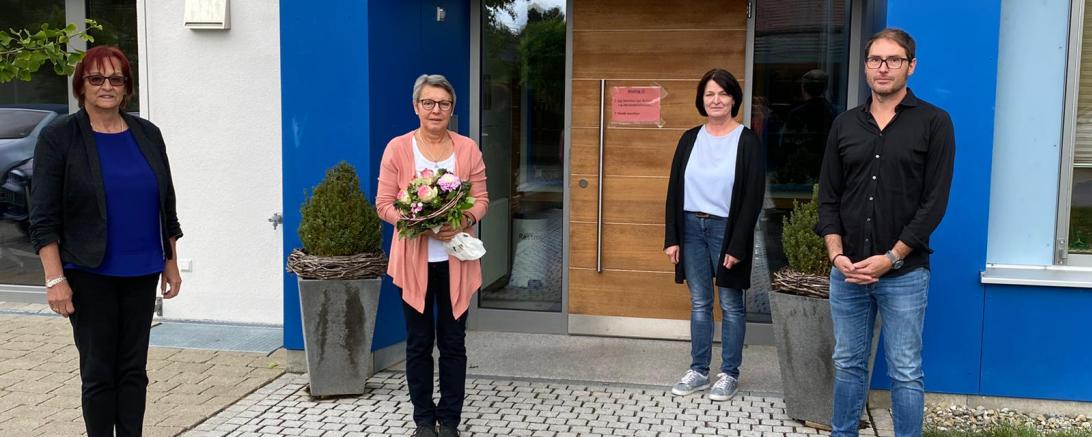 von links Sieglinde Schmutterer (Teamleitung Pflege), Edith Braun, Hedwig Stimpfle (Pflegedienstleitung), Hubert Dumberger (Prokurist).
