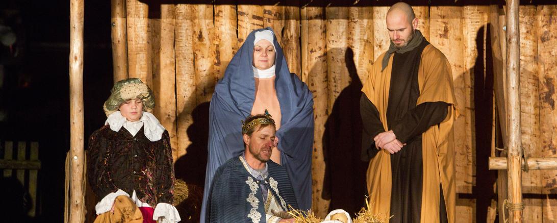 Das Bild zeigt ein Ausschnitt vom Auchsesheimer Krippenspiel