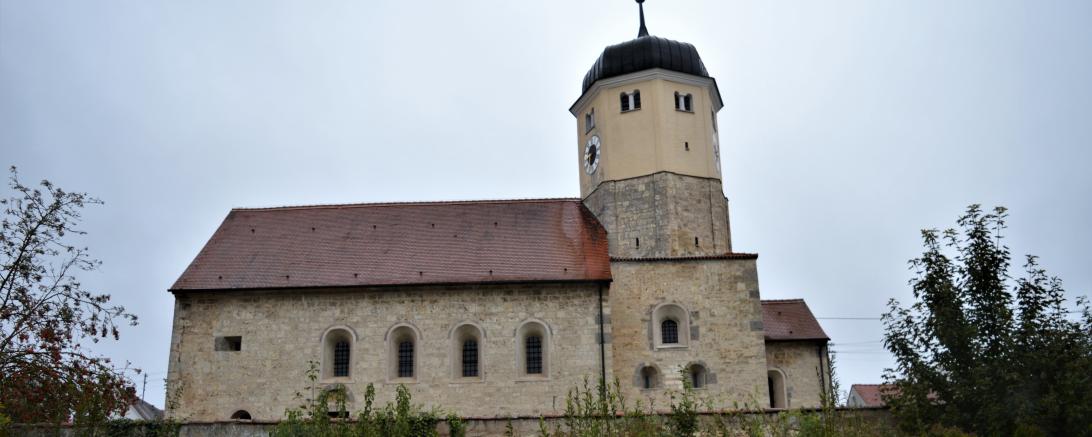 Die Pfarrkirche St. Laurentius in Minderoffingen. 