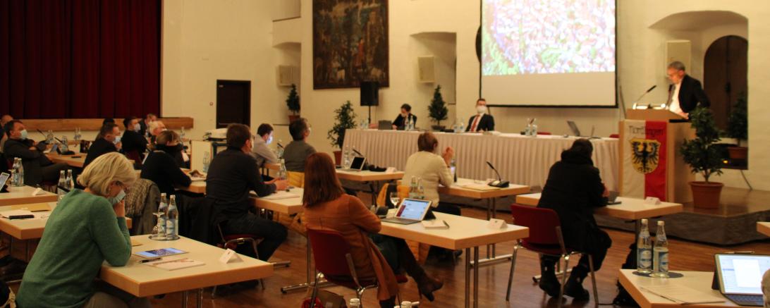 Stadtratssitzung im Stadtsaal Klösterle in Nördlingen