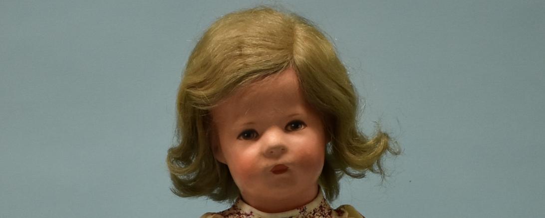 Das Bild zeigt die Puppe I „Dorothee aus dem Jahr 1937.