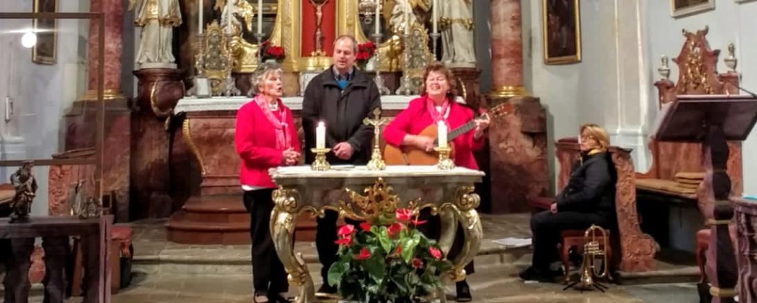 Das Bild zeigt die Pfarrkirche Maria Magdalena.