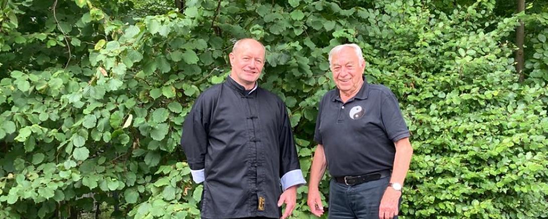 Auf dem Bild sind Günther Öttwös (links) und Sieghard Weiß (rechts) zu sehen.