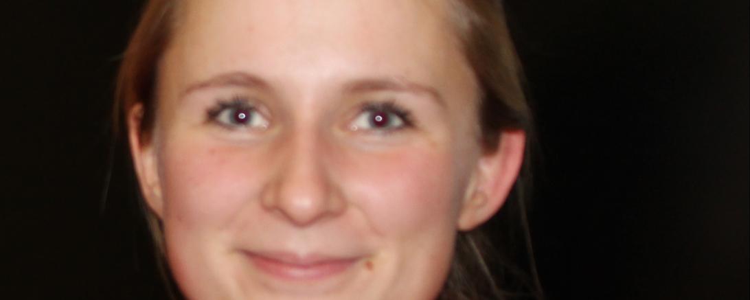 Das Bild zeigt Lisa Lechler, beste Absolventin im Prüfungsjahr 2020 aus Augsburg und Nordschwaben im Ausbildungsberuf Kauffrau für Tourismus und Freizeit