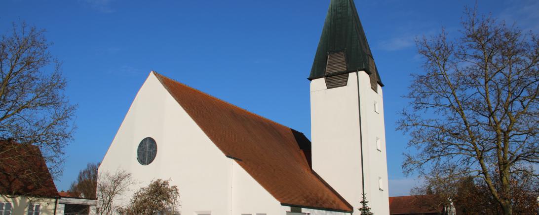 Das Bild zeigt die Erlöserkirche in Deiningen.