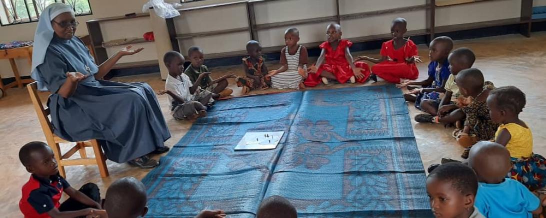 Erster Schultag an der SPN-Schule in Tansania. 