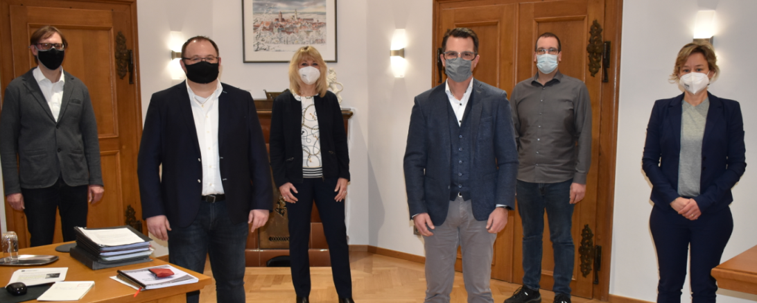 Team des OB Donauwörth mit Mund-Nasen-Schutz