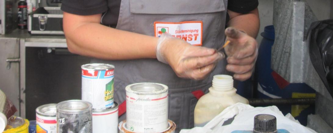 Das Bild zeigt die Annahme von Schadstoffen. 