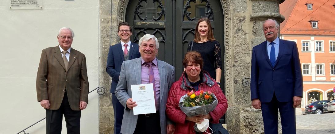 Paul Schneele wurde mit der Dankurkunde des Freistaates für Verdienste in der kommunalen Selbstverwaltung geehrt.