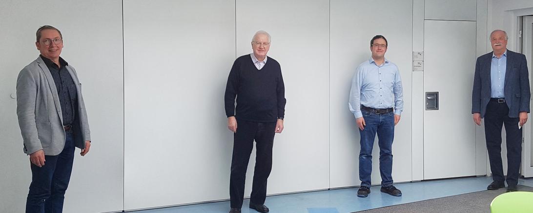 Geschäftsführer der Lebenshilfe Donau-Ries e.V. Günter Schwendner, erster Vorstandsvorsitzender der Lebenshilfe Donau Ries e.V. Paul Kling, neue Werkstattleitung Tobias Brucklacher und der zweite Vorstandsvorsitzender Hermann Faul. 