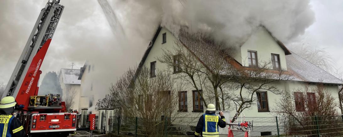 In Auchsesheim brennt eine Garage.