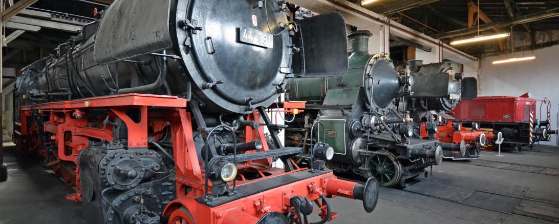 Das Bild zeigt eine Dampflok. 