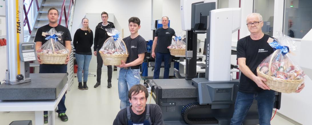 Das Bild zeigt die Jubilare der Fiedler CNC