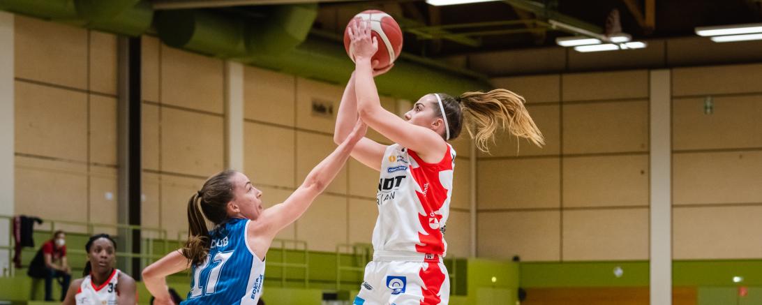 Das Bild zeigt Angels-Spielerin Levke Brodersen. 