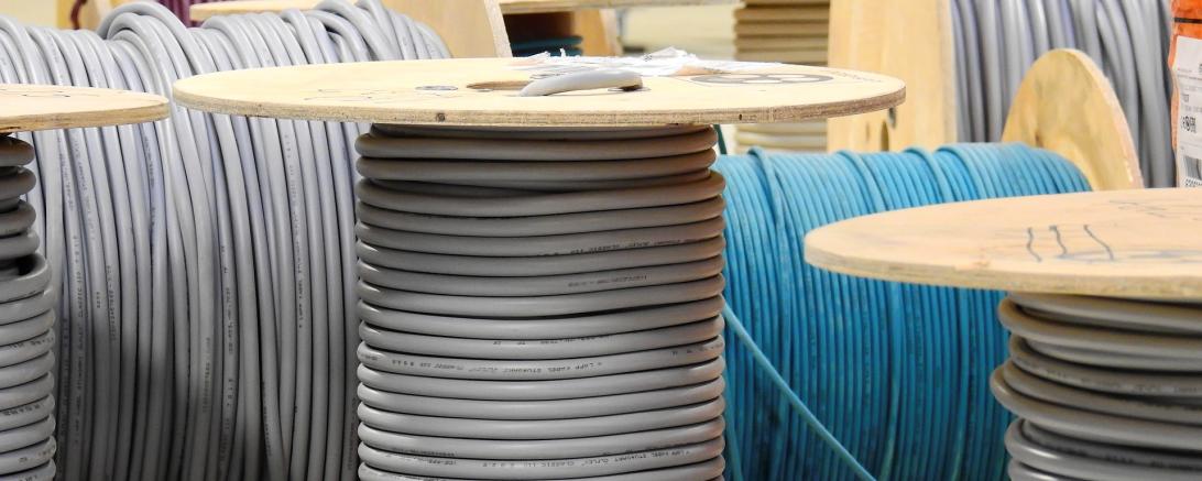 Das Bild zeigt Kabeltrommeln.