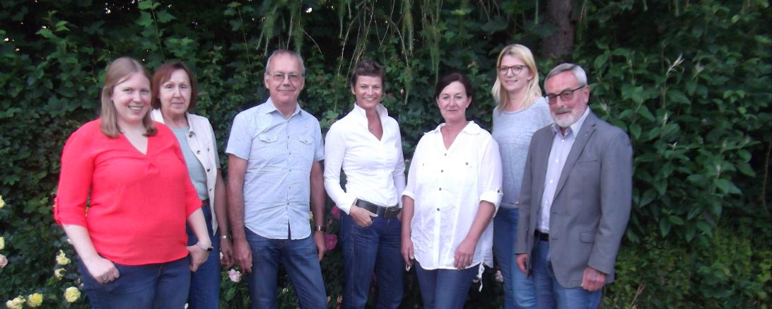Die Vorstandschaft (von links): Veronika Skutta, Anita Dirtheuer, Karl Schaffer, Susanne Schaffer, Andrea Vogel, Ellen Meyer, Dr. Sigmund Böckh. 