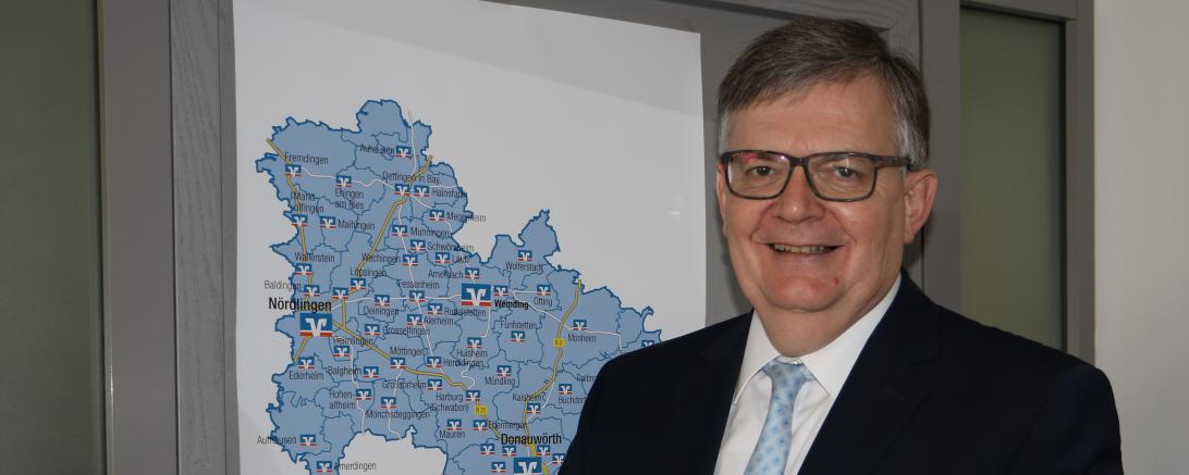 Das Bild zeigt Paul Ritter. 