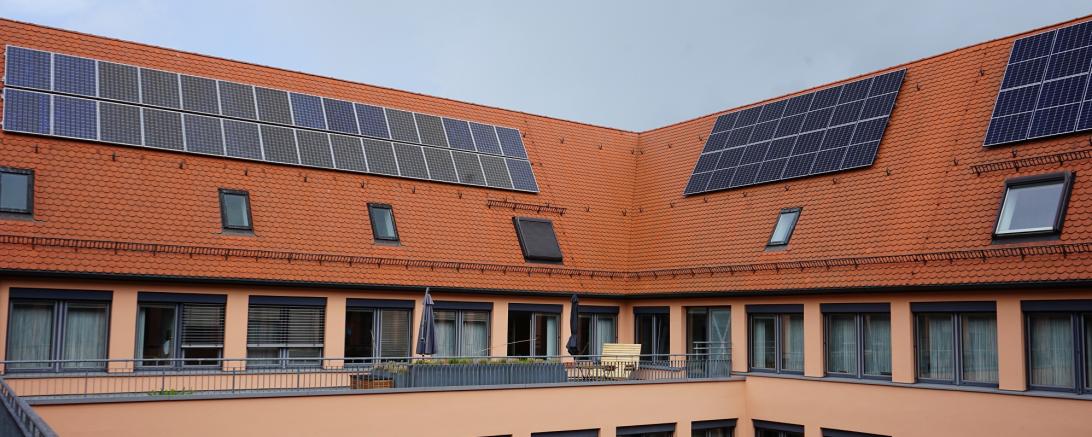 Photovoltaikanlage auf dem Dach des Landratsamtes