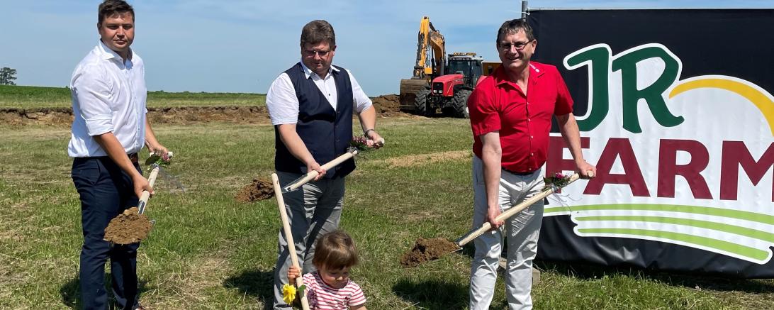 Auf dem Bild zu sehen (von links): Stefan Ruisinger, Josef Schmidberger, Otto Christ und Tochter Daria Ruisinger. 