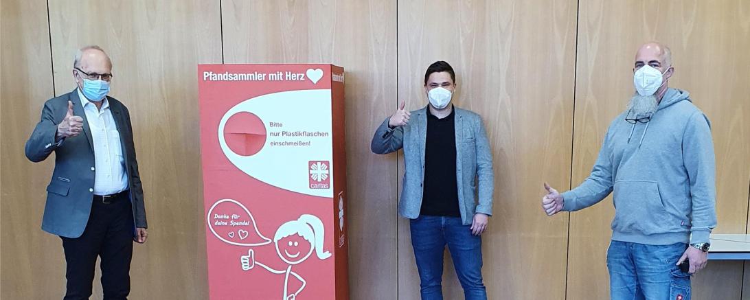 Auf dem Bild ist der Direktor der Realschule Maria Stern Nördlingen. 